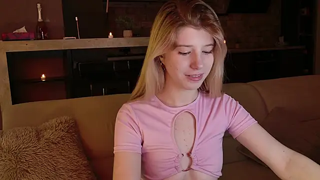 Snapshot of Bella_amory chatting on February 2025 01:00:01 AM Bella amory online show from February 2025 01:00:01 AM