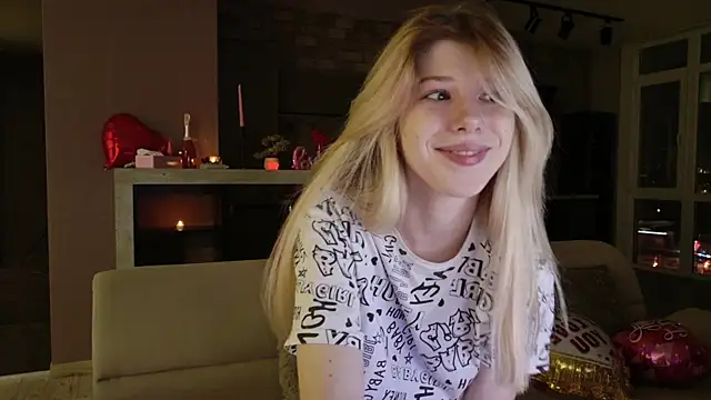 Snapshot of Bella_amory chatting on February 2025 06:54:01 PM Bella amory online show from February 2025 06:54:01 PM