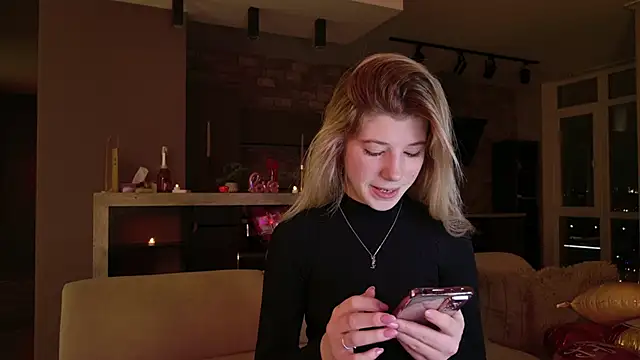 Snapshot of Bella_amory chatting on February 2025 08:25:02 PM Bella amory online show from February 2025 08:25:02 PM