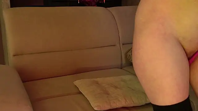 Snapshot of Bella_amory chatting on February 2025 04:18:02 AM Bella amory online show from February 2025 04:18:02 AM