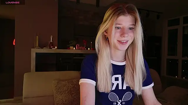 Snapshot of Bella_amory chatting on February 2025 01:21:02 AM Bella amory online show from February 2025 01:21:02 AM