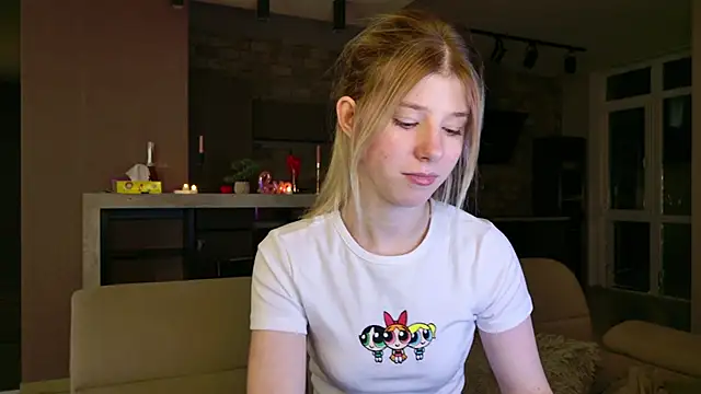 Snapshot of Bella_amory chatting on March 2025 07:43:02 PM Bella amory online show from March 2025 07:43:02 PM