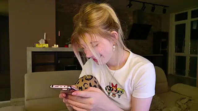 Snapshot of Bella_amory chatting on March 2025 11:09:02 PM Bella amory online show from March 2025 11:09:02 PM