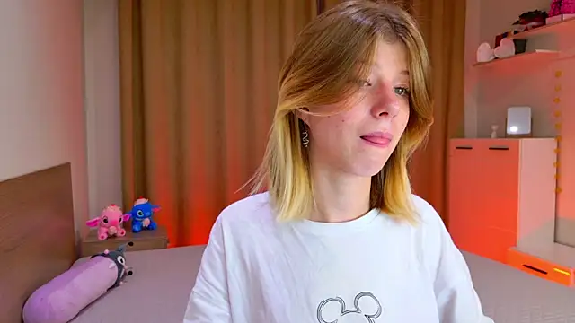 Snapshot of Bella_amory chatting on October 2025 09:46:01 PM Bella amory online show from October 2025 09:46:01 PM