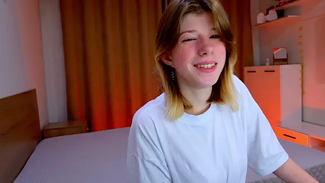 Snapshot of Bella_amory chatting on October 2025 03:13:02 PM Bella amory online show from October 2025 03:13:02 PM