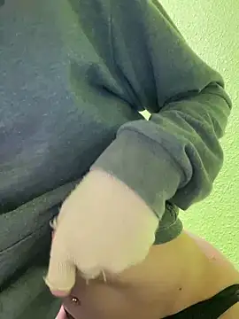 stormmart18 online show from February 2025 12:17:01 AM