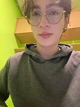 stormmart18 online show from March 2025 05:53:02 PM