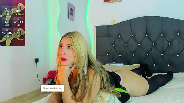 Snapshot of Vickyallien chatting on October 2025 03:02:01 PM Vickyallien online show from October 2025 03:02:01 PM