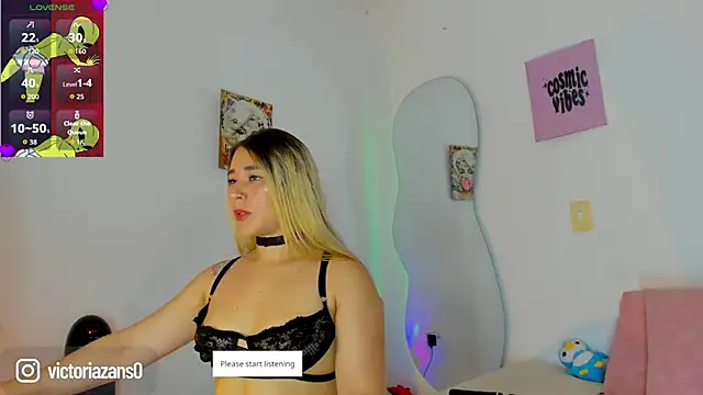 Snapshot of Vickyallien chatting on April 2026 04:12:01 PM Vickyallien online show from April 2026 04:12:01 PM
