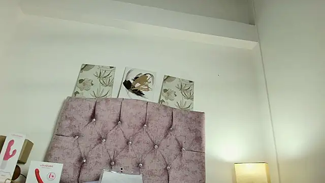 Snapshot of Skye_Moore chatting on October 2025 12:03:02 PM Skye Moore online show from October 2025 12:03:02 PM