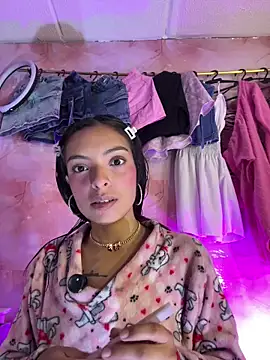Skye Moore online show from May 2026 01:55:01 AM