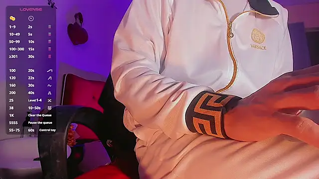 Snapshot of val_princes chatting on December 2025 11:37:02 AM val princes online show from December 2025 11:37:02 AM