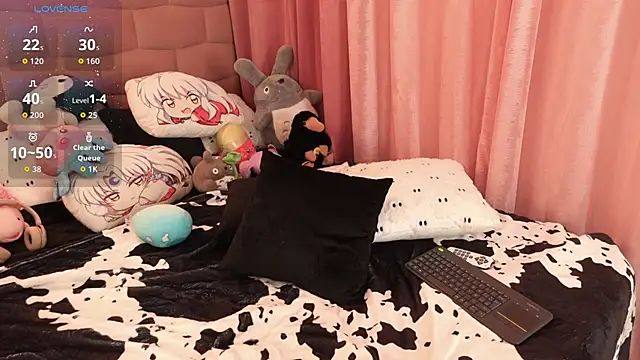 NataliaNovak online show from November 2025 05:44:02 PM