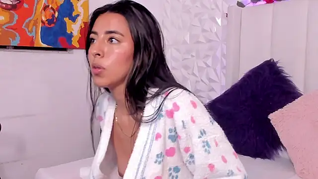 Snapshot of Mirandaa_Rogers chatting on February 2025 09:30:01 PM Mirandaa Rogers online show from February 2025 09:30:01 PM
