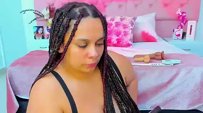 Snapshot of KourtneyEvans chatting on February 2025 06:24:02 PM KourtneyEvans online show from February 2025 06:24:02 PM