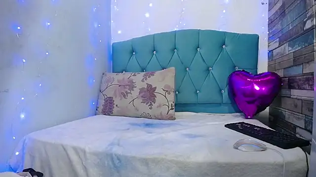 Tiana Ebony18 online show from March 2025 12:01:02 PM