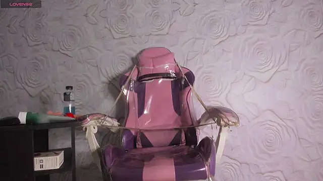 Snapshot of Brianna_Hard chatting on March 2025 04:27:02 AM Brianna Hard online show from March 2025 04:27:02 AM
