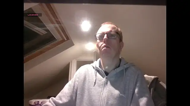 Snapshot of AdmiredThirty chatting on February 2025 09:32:02 PM AdmiredThirty online show from February 2025 09:32:02 PM