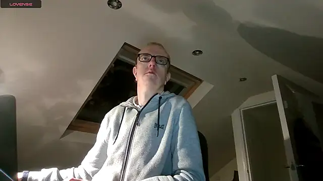 Snapshot of AdmiredThirty chatting on January 2026 10:47:01 PM AdmiredThirty online show from January 2026 10:47:01 PM