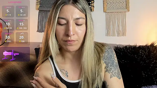 Snapshot of Adisson_kyler chatting on February 2025 09:47:01 PM Adisson kyler online show from February 2025 09:47:01 PM