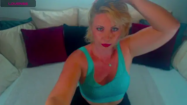 Lex McQueen online show from May 2026 08:06:02 PM