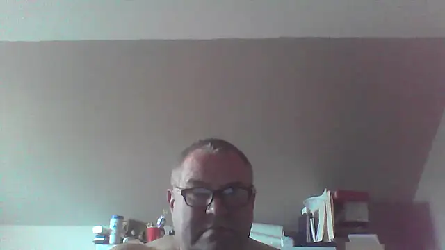 mkestr69 online show from April 2026 07:38:02 PM
