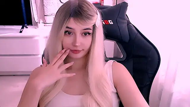 beauty blonde online show from October 2025 05:50:02 AM