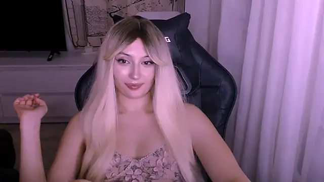 beauty blonde online show from December 2025 04:00:01 PM