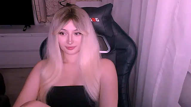 beauty blonde online show from December 2025 10:55:02 AM