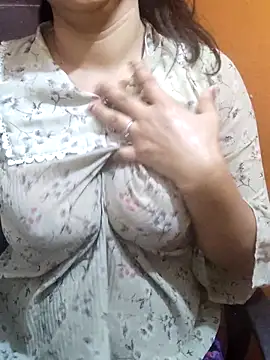 Snapshot of Your_cutiepie_ chatting on March 2025 06:30:01 PM Your cutiepie online show from March 2025 06:30:01 PM