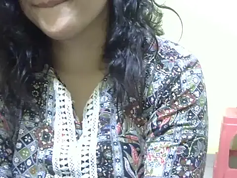 Snapshot of Your_cutiepie_ chatting on November 2025 08:40:01 PM Your cutiepie online show from November 2025 08:40:01 PM