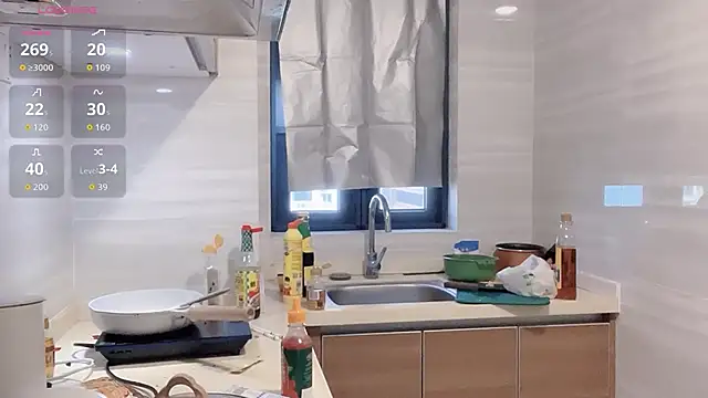 Moonccoi online show from September 2025 02:00:02 AM