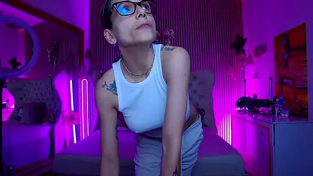 PlayfulShow online show from June 2026 09:06:02 PM