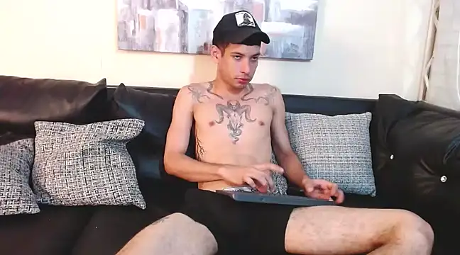 Snapshot of biigjhonny chatting on February 2025 02:28:02 AM biigjhonny online show from February 2025 02:28:02 AM