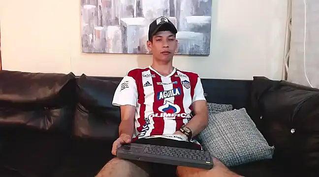 Snapshot of biigjhonny chatting on February 2025 02:31:01 AM biigjhonny online show from February 2025 02:31:01 AM