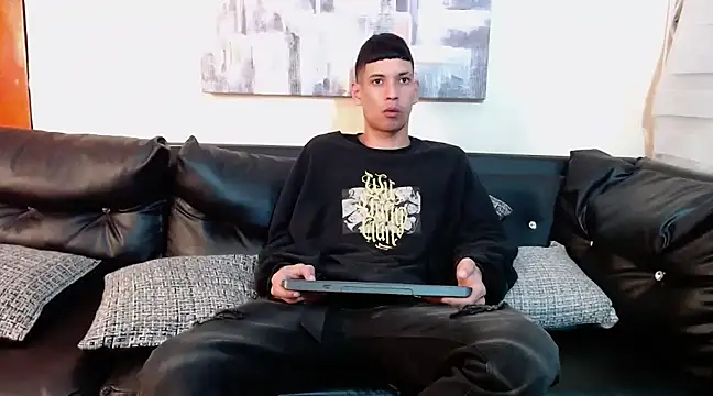 Snapshot of biigjhonny chatting on February 2025 11:59:02 PM biigjhonny online show from February 2025 11:59:02 PM