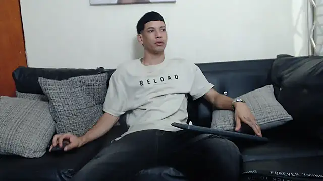 Snapshot of biigjhonny chatting on September 2025 02:33:01 AM biigjhonny online show from September 2025 02:33:01 AM