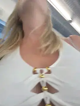 Sexybiene969 online show from September 2025 04:07:01 PM