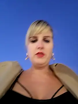 Sexybiene969 online show from October 2025 04:40:02 PM