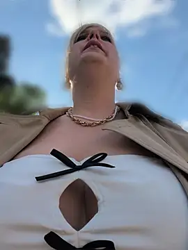 Sexybiene969 online show from April 2026 04:08:01 PM