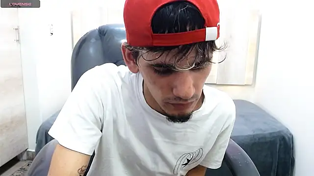 Snapshot of Dirty_Kingg chatting on February 2025 08:42:02 PM Dirty Kingg online show from February 2025 08:42:02 PM