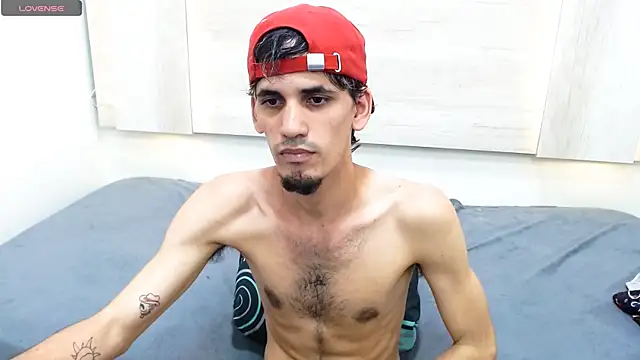 Snapshot of Dirty_Kingg chatting on February 2025 11:45:01 PM Dirty Kingg online show from February 2025 11:45:01 PM