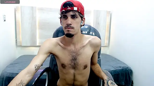 Snapshot of Dirty_Kingg chatting on February 2025 10:25:01 PM Dirty Kingg online show from February 2025 10:25:01 PM