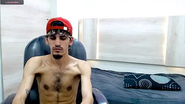 Snapshot of Dirty_Kingg chatting on February 2025 01:31:02 AM Dirty Kingg online show from February 2025 01:31:02 AM