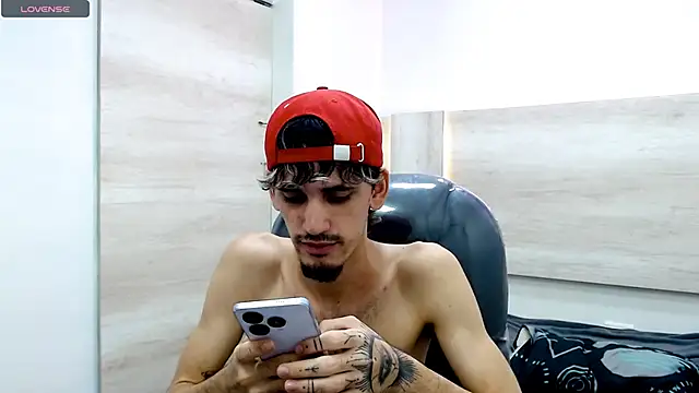 Snapshot of Dirty_Kingg chatting on February 2025 04:36:02 AM Dirty Kingg online show from February 2025 04:36:02 AM