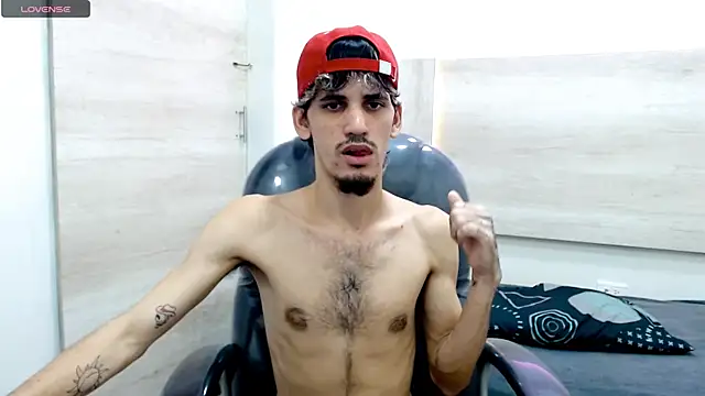 Snapshot of Dirty_Kingg chatting on February 2025 08:33:01 PM Dirty Kingg online show from February 2025 08:33:01 PM