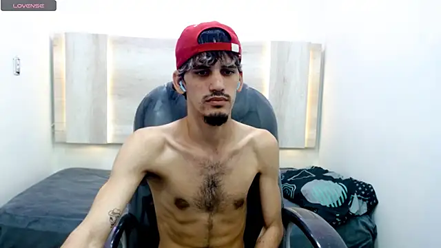 Snapshot of Dirty_Kingg chatting on February 2025 08:00:01 PM Dirty Kingg online show from February 2025 08:00:01 PM