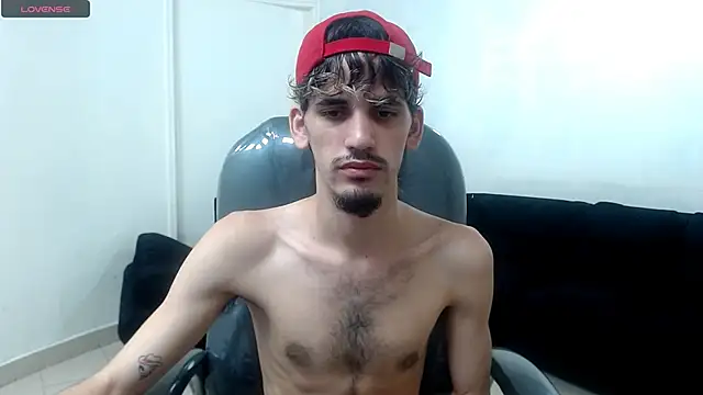 Snapshot of Dirty_Kingg chatting on February 2025 12:57:02 PM Dirty Kingg online show from February 2025 12:57:02 PM