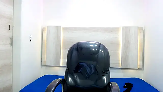 Snapshot of Dirty_Kingg chatting on February 2025 02:40:02 AM Dirty Kingg online show from February 2025 02:40:02 AM