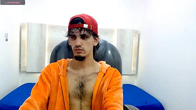 Snapshot of Dirty_Kingg chatting on February 2025 08:42:02 PM Dirty Kingg online show from February 2025 08:42:02 PM